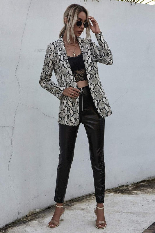 STILL OF THE NIGHT Snakeskin blazer