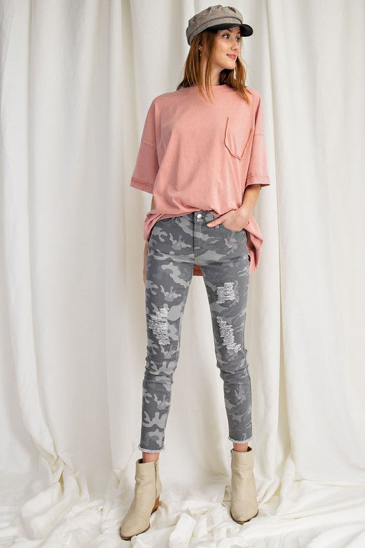 MAKE ME LOSE CONTROL Camo distressed pants